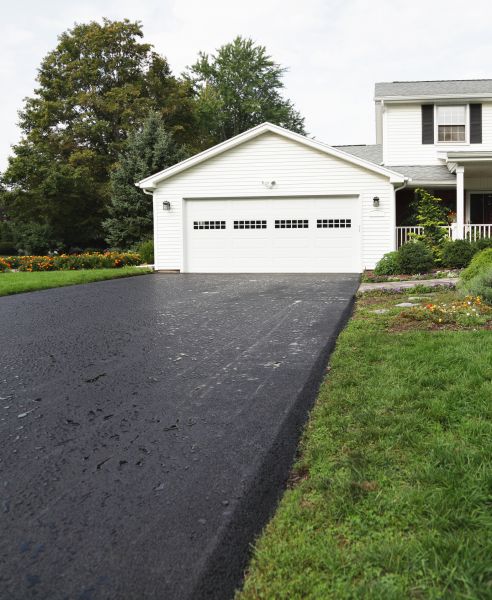 Cost of Blacktop Driveway Paving in Oakland